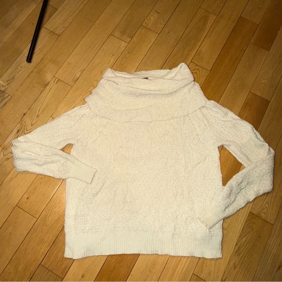 Free People Cream Cowl Neck Sweater large - Picture 3 of 8